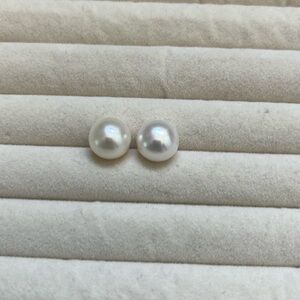 Fresh water pearls earrings